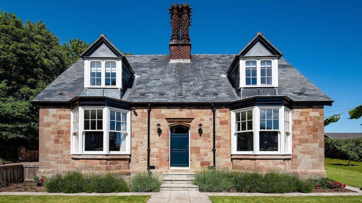 Belford Cottage | SOUTH LODGE, Warenford near Belford - sleeps 6 in 4 bedrooms