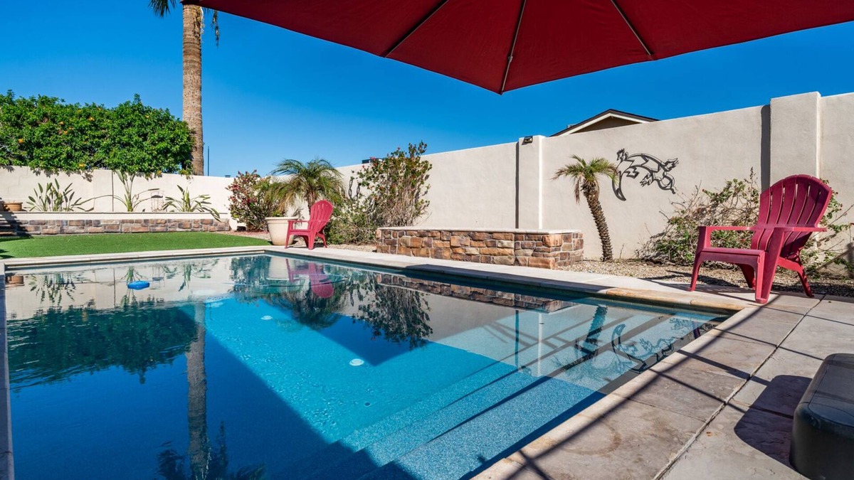 Desert Foothills Estates House | South Mountain Retreat - Free Heated Pool, Tesla outlet, RV Parking