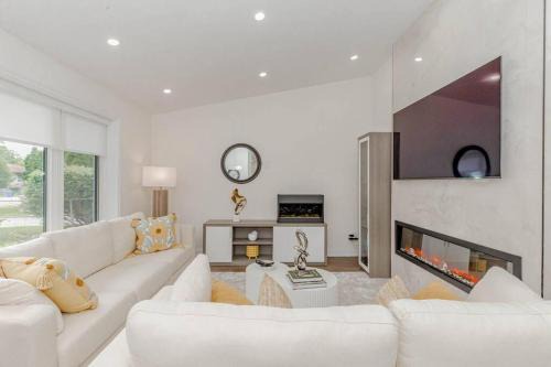 West Oakville House | South Oakville Bliss Haven