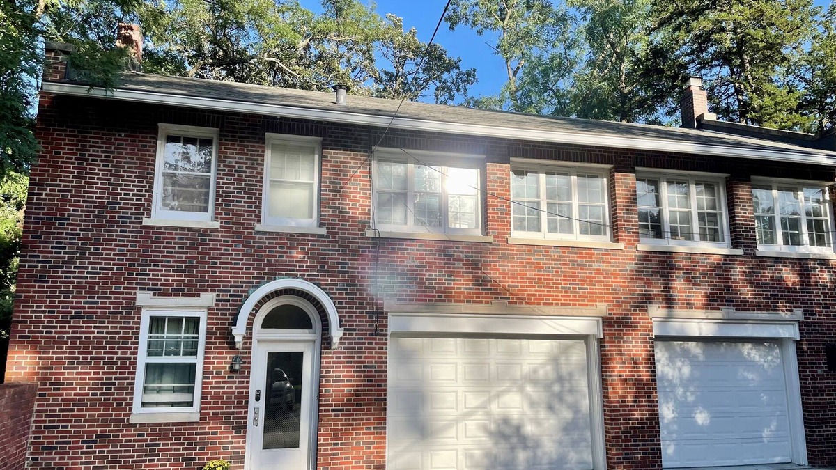 Des Moines Apartment | South of Grand Carriage House- minutes from downtown Des Moines