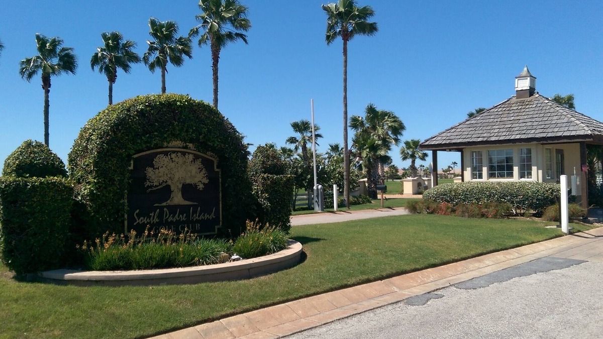 Laguna Vista House | South Padre Island Golf Club. Baja Texas, your friends and family vacation home!