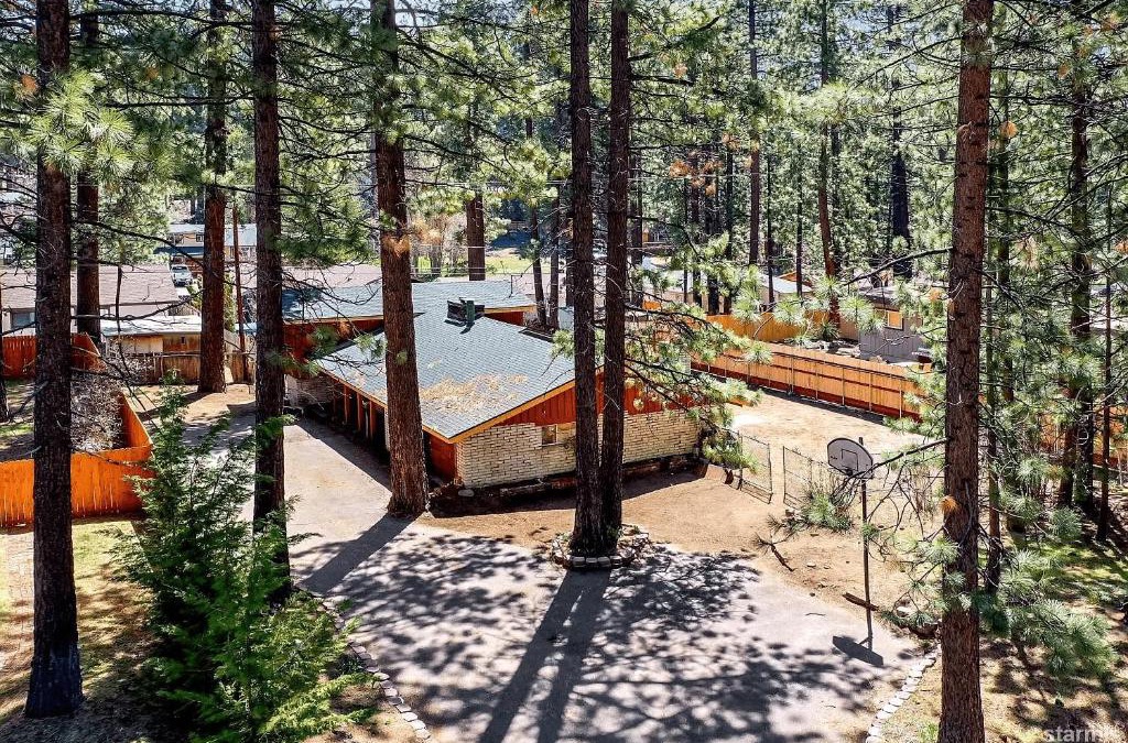 Lower Kingsbury House | South Tahoe Rustic Home! Sleeps Over 10! home