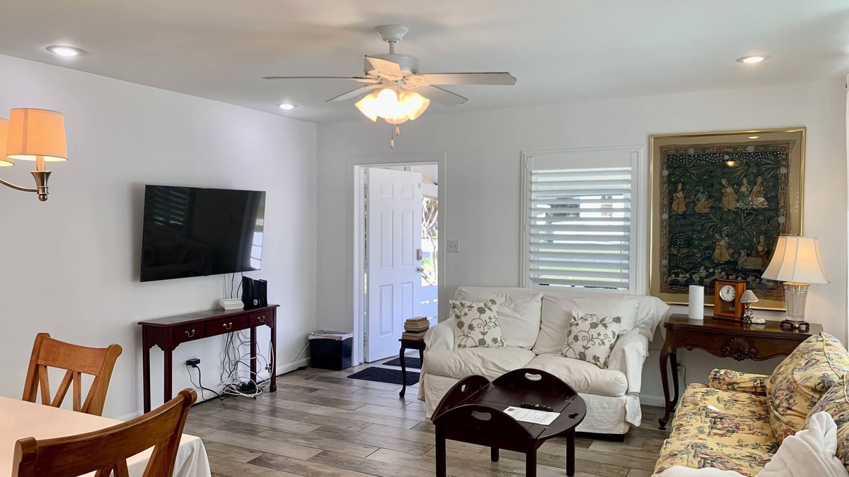 Port Tampa City House | South Tampa Macdill AFB area - 15 minutes to downtowns Tampa and St. Petersburg!