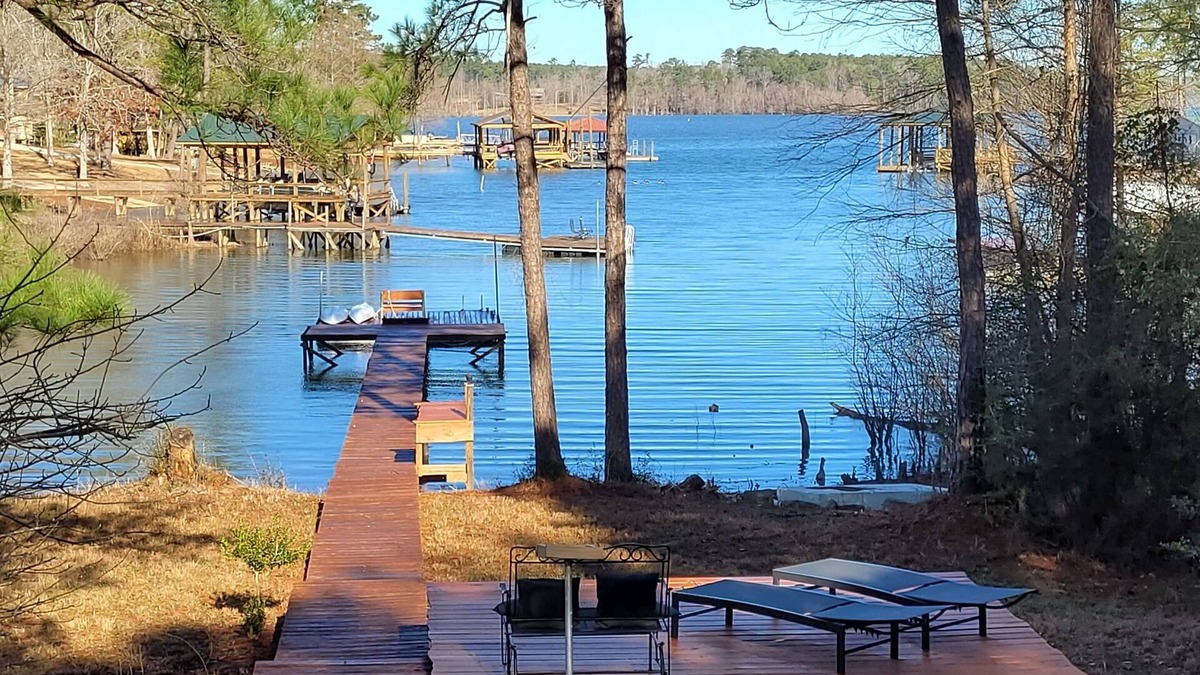 South Toledo Bend House | South Toledo Bend Waterfront Lakehouse withnFishing pier/dock, fire pit, pets 👌