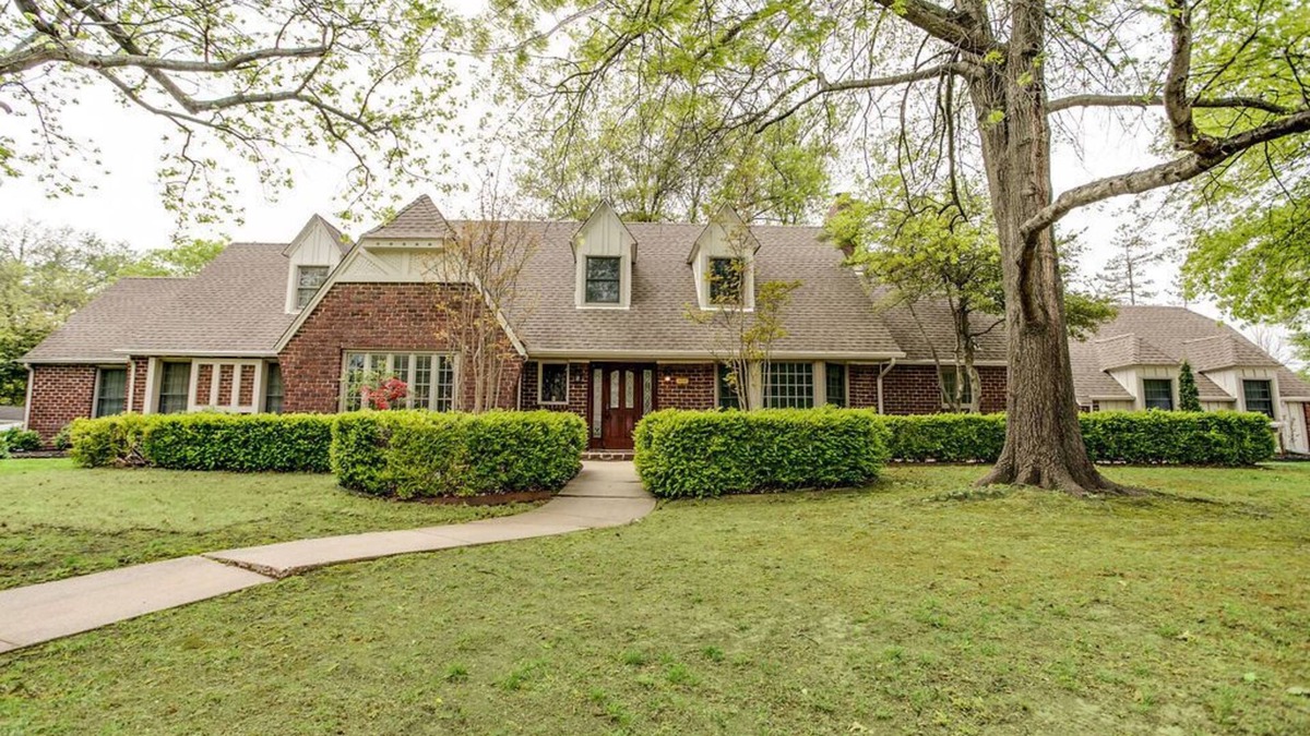 South Tulsa House | South Tulsa/ORU/St.Francis/Mabee Center/Expo Center