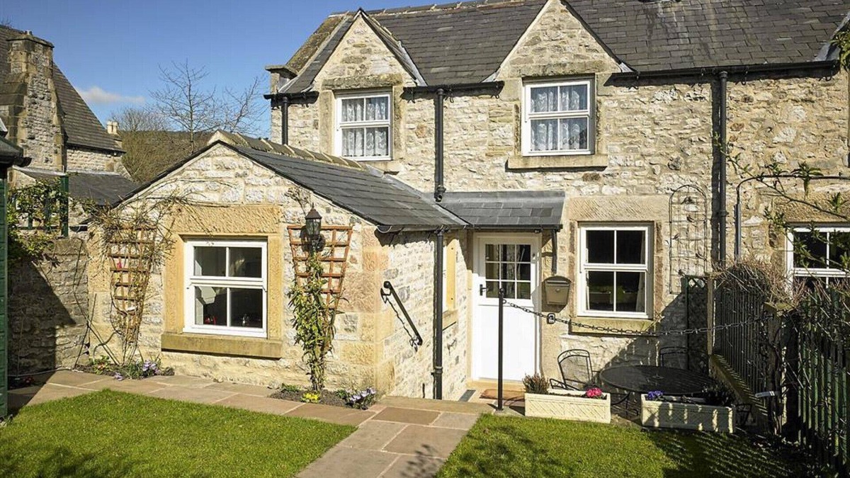 Great Longstone House | South View - One Bedroom House, Sleeps 2