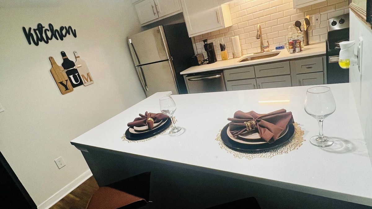 Huntsville Apartment | Southern Charm & Hospitality in the Heart of the Rocket City!