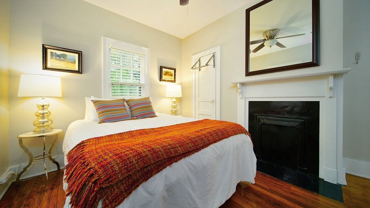 Germantown House | Southern Charm: Minutes to downtown Nashville with a cozy porch swing