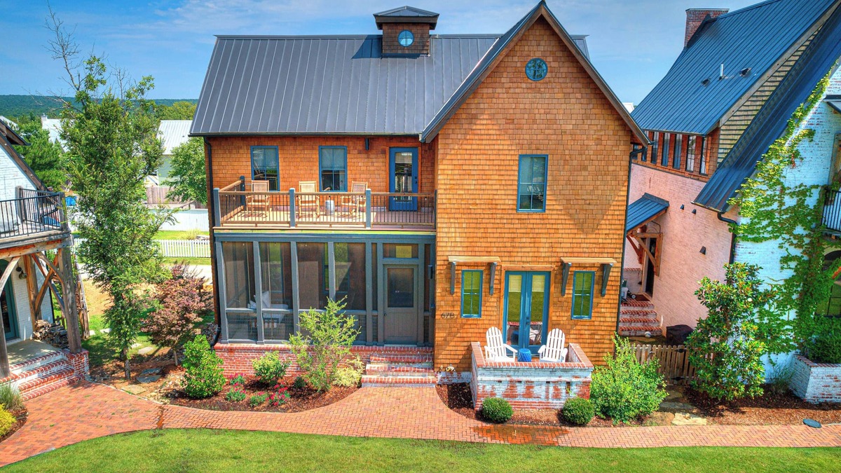 Eufaula House | Southern Charm in “The Bend” at Carlton Landing