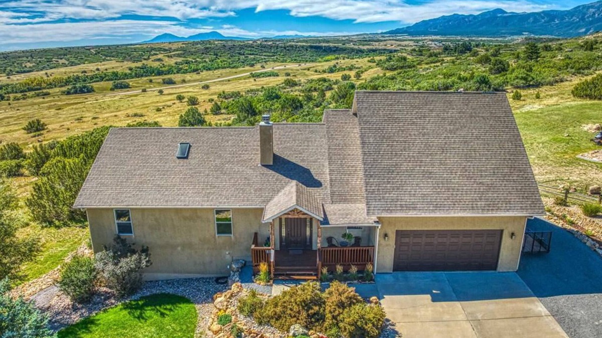 Colorado City House | Southern Colorado Escape with Hot Tub & Stunning Rocky Mountain Views