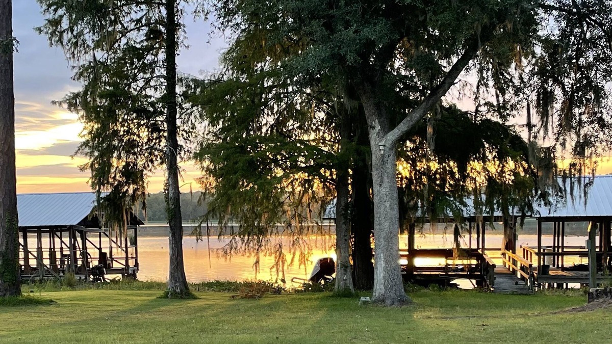 Donalsonville House | "Southern Comfort Lake House" on Lake Seminole-Covered Dock with Elec/Water!