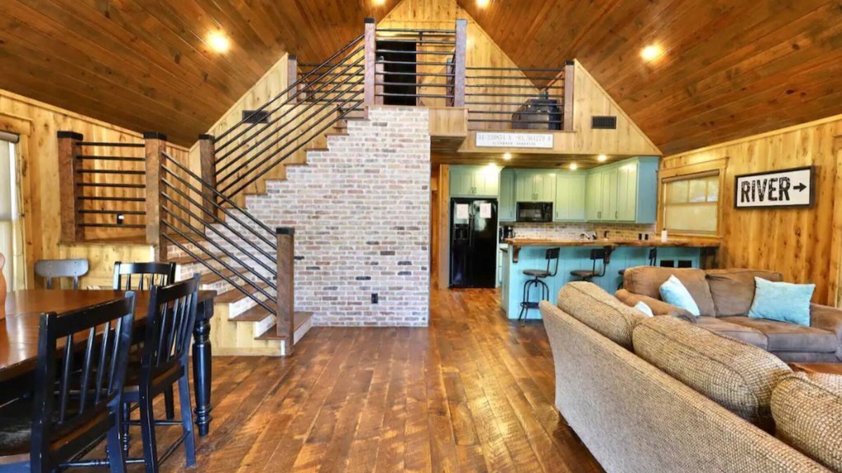 Glenwood House | Southern Grace on the Caddo - on the RIVER! with HOT TUB!