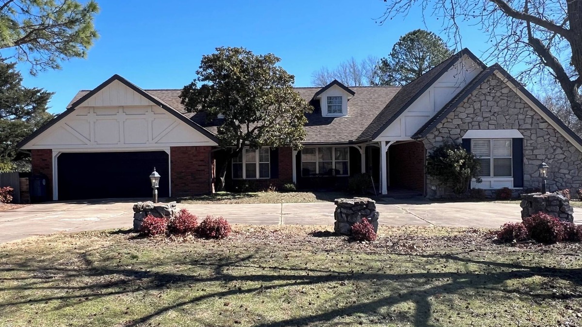 South Tulsa House | Southern Hills Home in Tulsa a Spacious 3+ BR Cozy, Golf, Hospital ORU Rhema