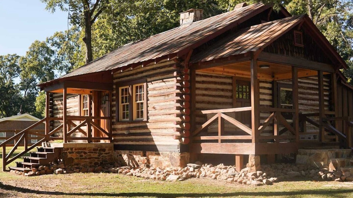 Stone Mountain Cabin | Southern Rustic cabin CLOSE to Stone Mountain Park