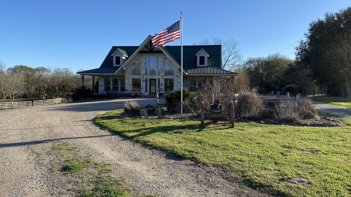 Hempstead House | Southern Star Ranch - Luxury Paradise in the Country