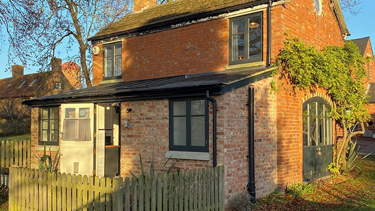 Braunston Cottage | Southfield Art Studio