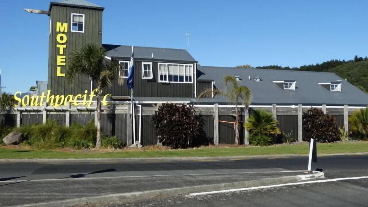 Whangamata Hotel | Southpacific Motel and Conference Centre