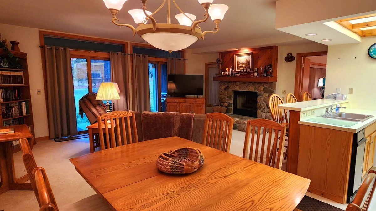 Harbor Springs Condo | Southridge #20 - Slopeside Ski-in/Ski-out at Nub's Nob
