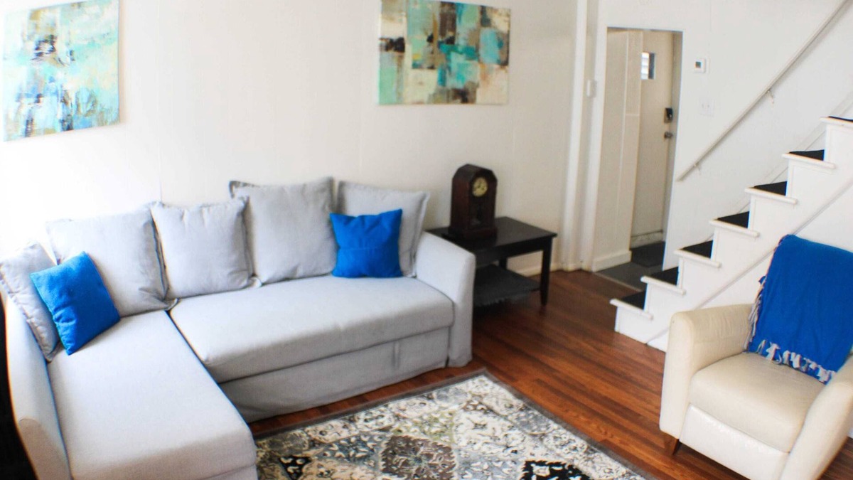 South Side Slopes Apartment | Southside Slopes Crash Pad - Off Street Parking
