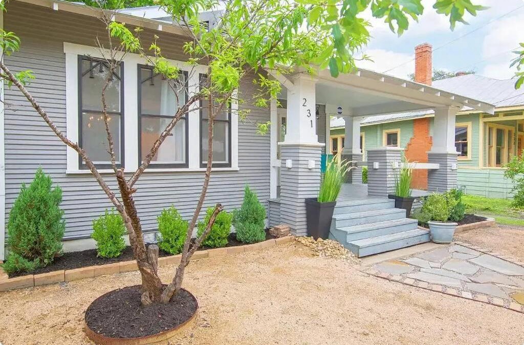 Southtown House | Southtown Downtown Home Walk to Riverwalk