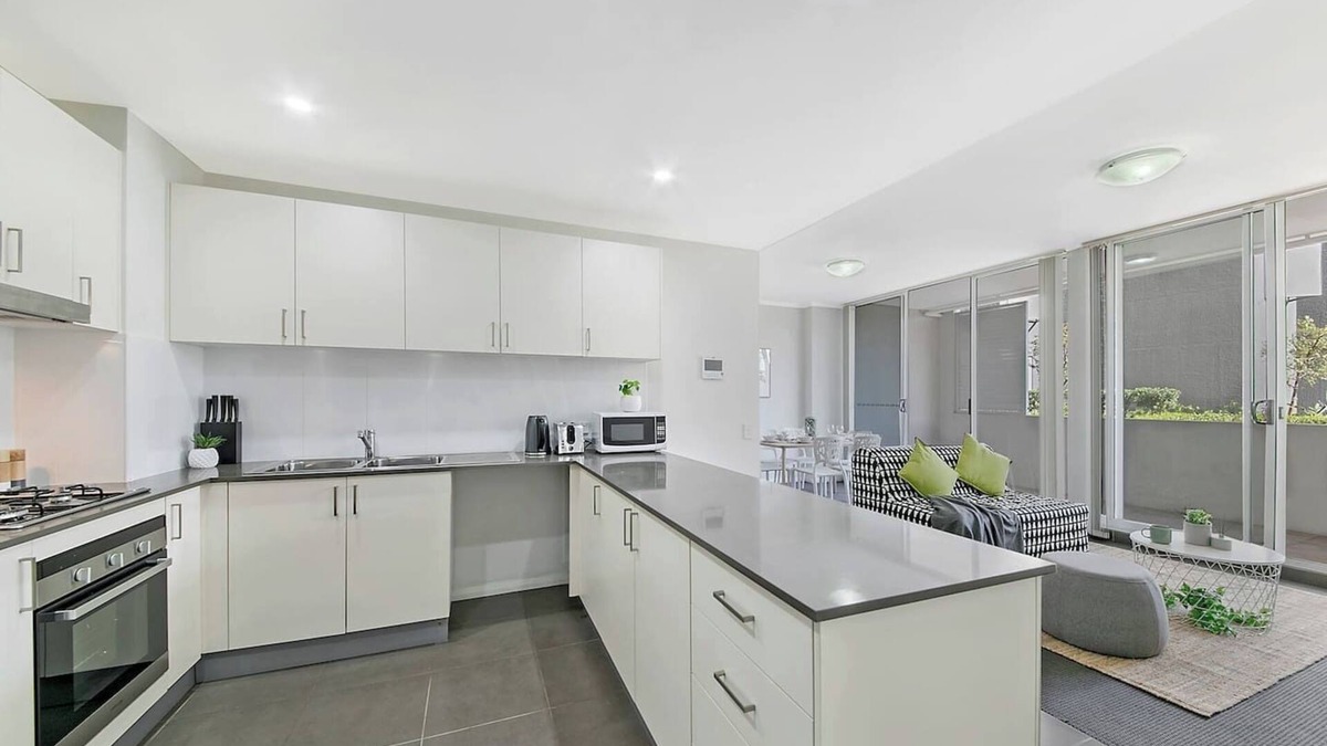 Warwick Farm Apartment | Southwest Liverpool Area 3 Beds & Parking Nwf003