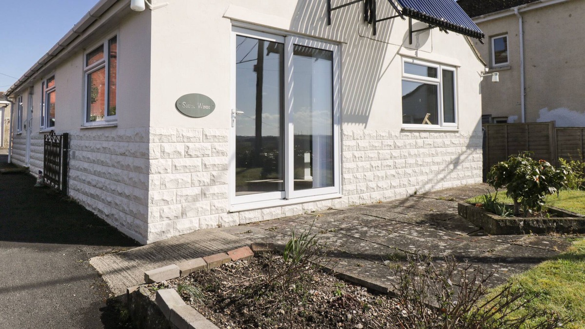 Durrington House | SOUTHWINDS, pet friendly, with a garden in Durrington