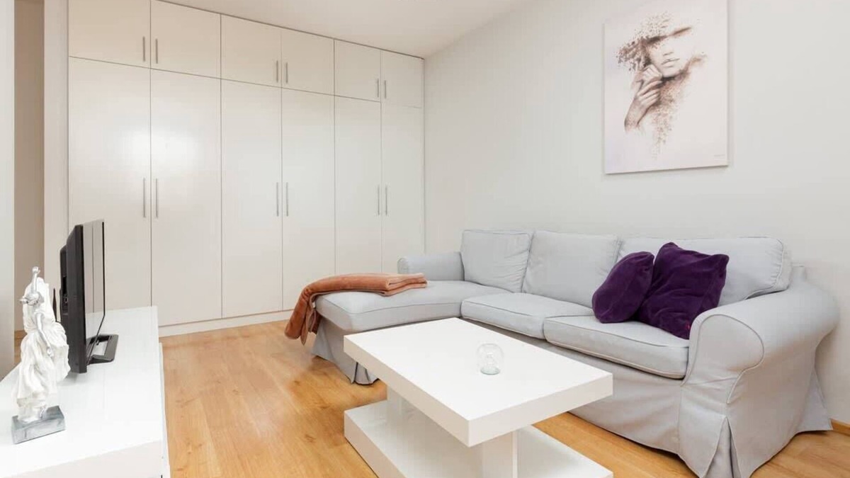 Wola Apartment | Sowińskiego 51 | Warsaw | Parking | Remote Work
