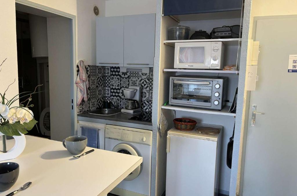 Saint-Pierre-la-Mer Apartment | SP570-302 Studio cabine loggia ST PIERRE LA MER