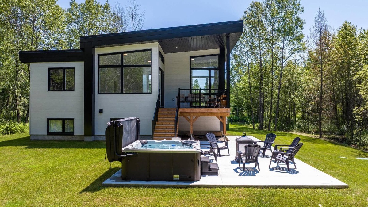 Weedon Ski Chalet | Spa & Adventure - Chalet Valikas