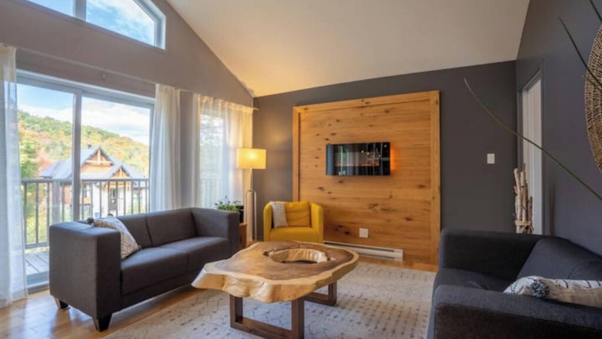 Sainte-Beatrix Ski Chalet | Spa and Billiards | Le Picasso in full color