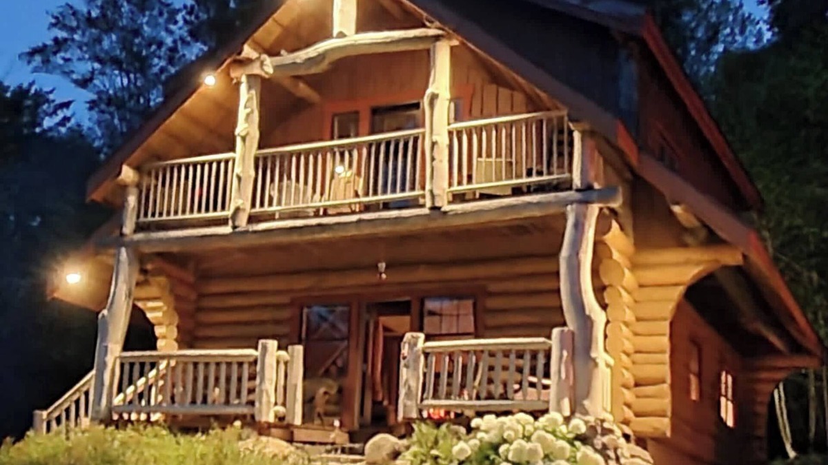 St-Adolphe-d'Howard Ski Chalet | Spa, Modern Comfort - Chalet le Pic-Bois