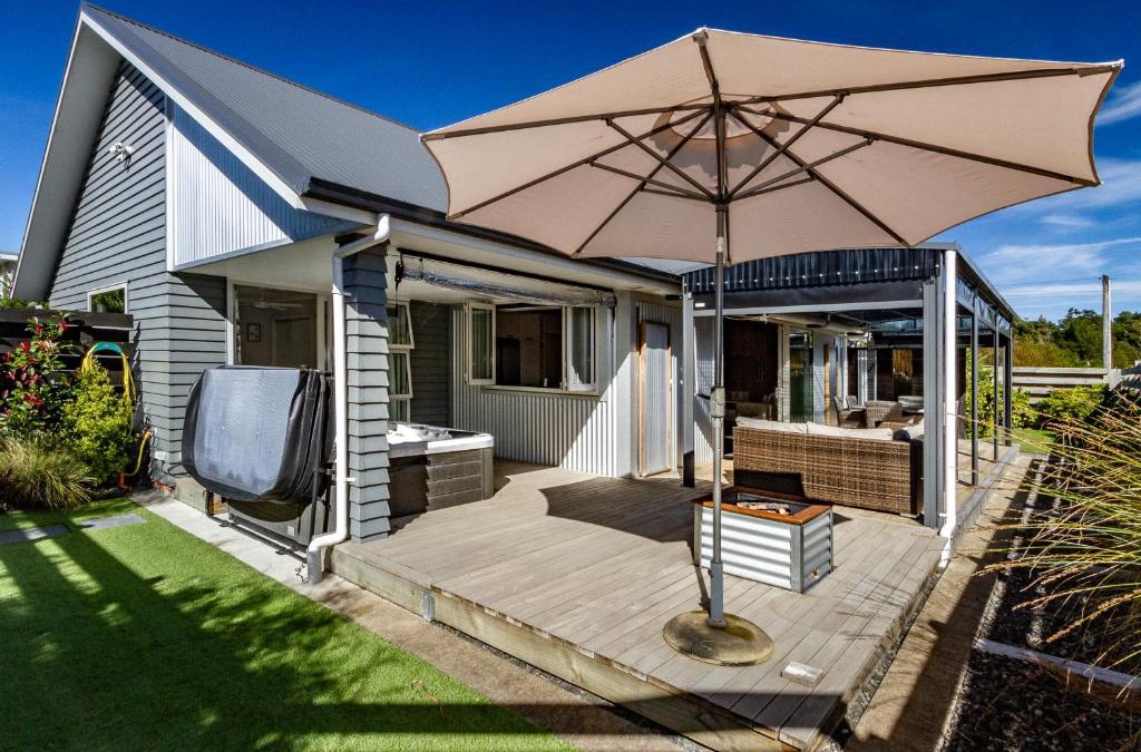 National Park Village House | Spa Pool Serenity - National Park Holiday Home