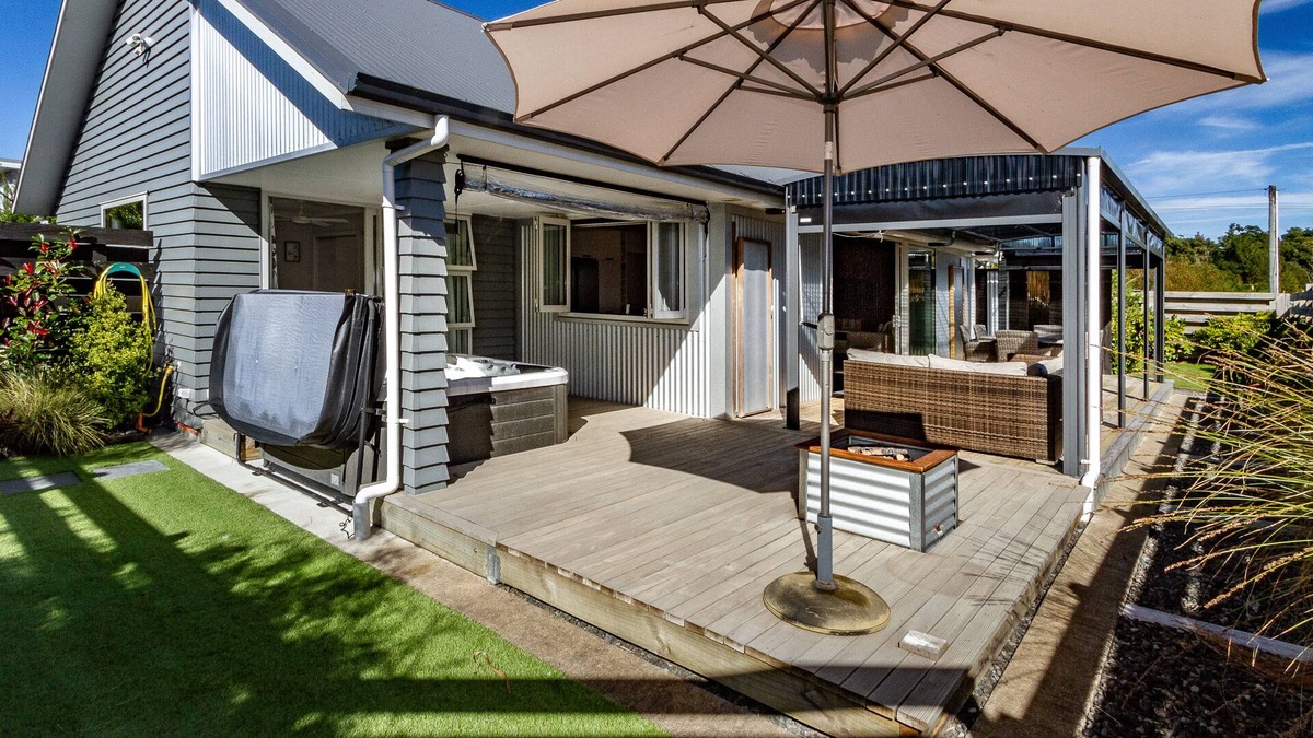 National Park Village House | Spa Pool Serenity - National Park Holiday Home