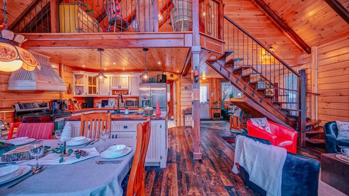 Chertsey Cottage | Spa /River Access /Chalet Ouareau