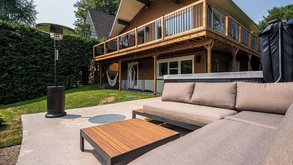 Saint-Alphonse-Rodriguez Ski Chalet | Spa, Sauna, and lakeside! Fireplace & BBQ, relaxation guaranteed in Zénitude ✨