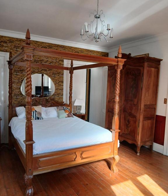 Chepy Apartment | spa suite Calèche, au chateau au milieu d un bois en baie de somme