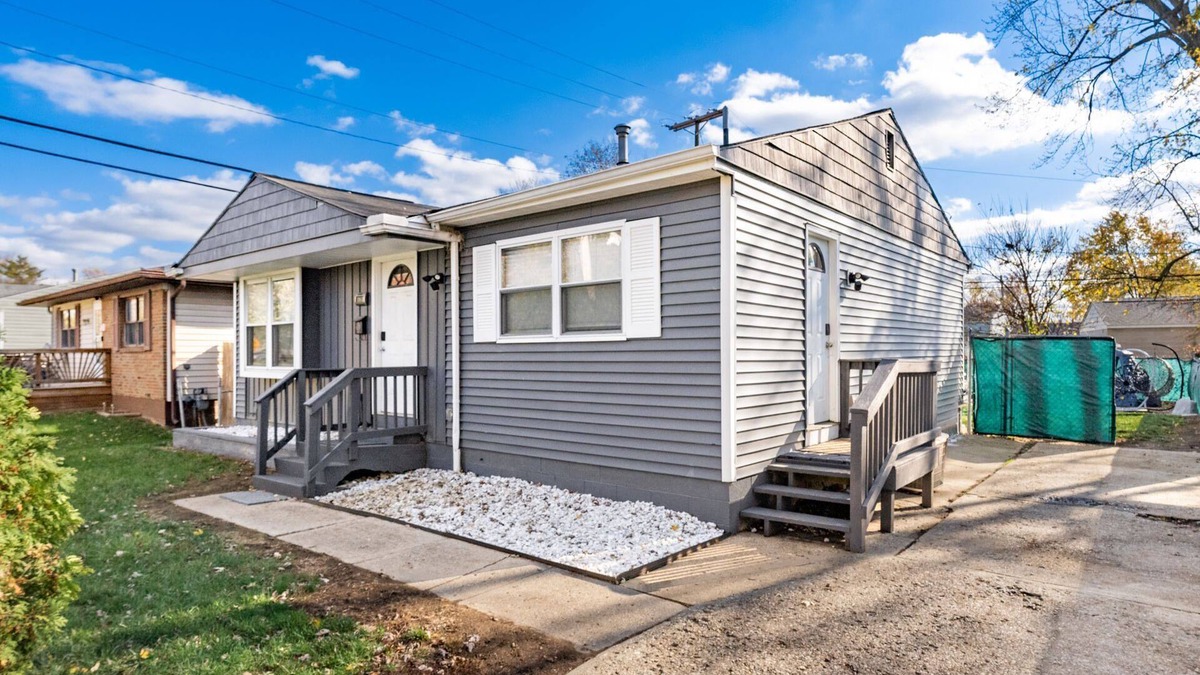 Obetz House | Space Camp - 4 Bedroom Ranch with Barcade, Playground and Gameroom