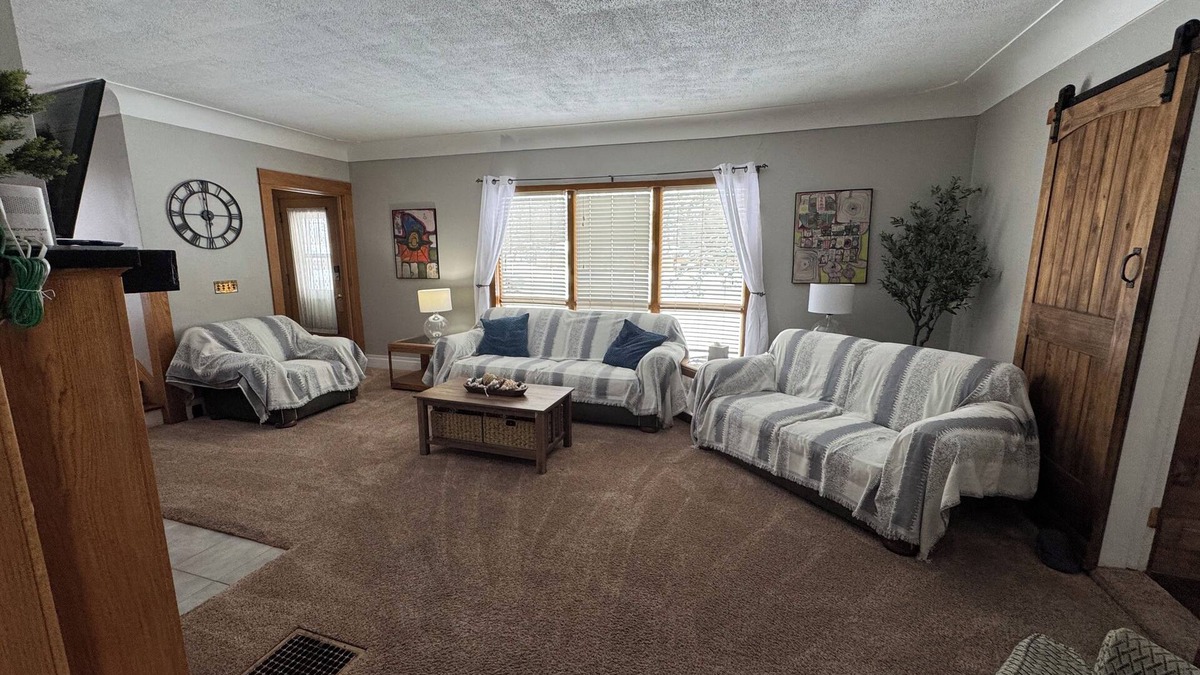 Westside Connection House | Space everyone can enjoy, 4 miles to downtown Grand Rapids!