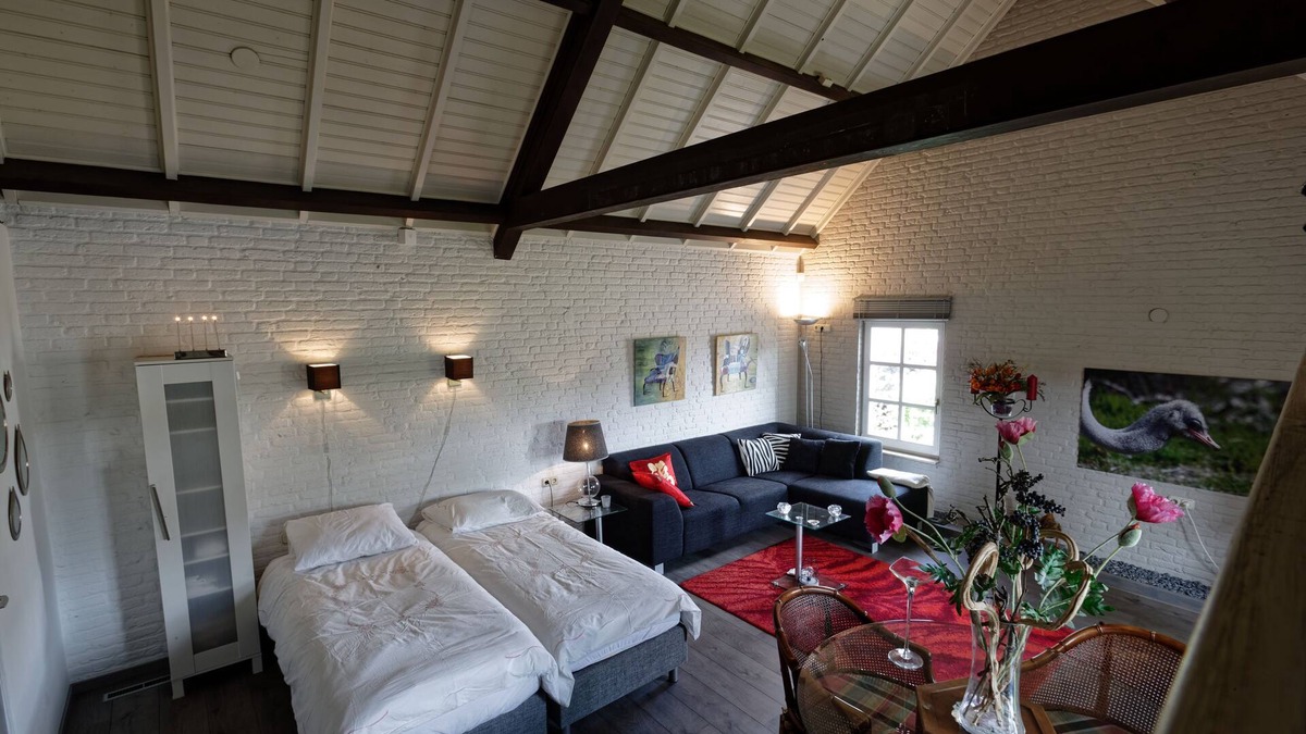 Blitterswijck Apartment | Space for rent with private entrance, living space and bathroom.