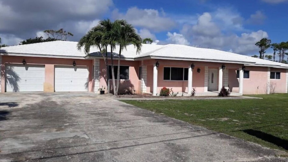 Lucaya House | Space for the family, 4 bedroom private home.