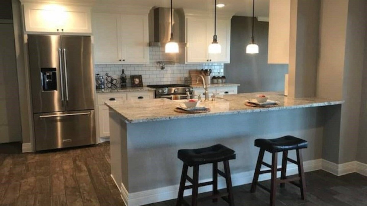 Indian Shores House | Space to just be, #room to write (e.g., your books), #refind #connect