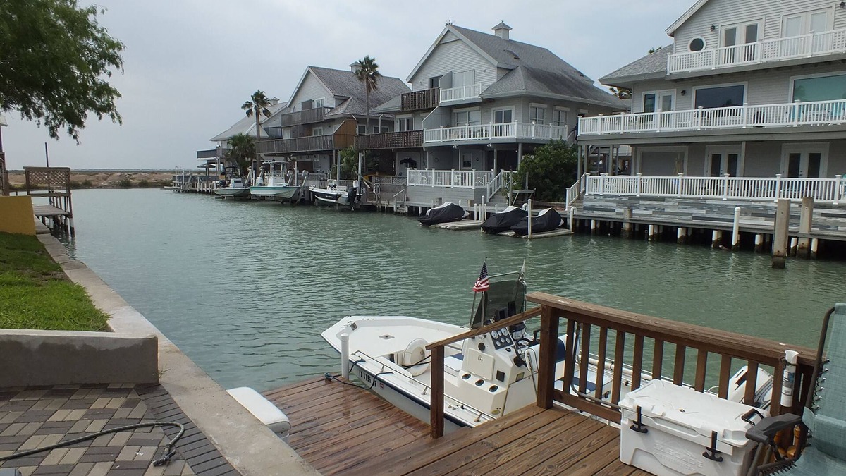 Port Isabel Cottage | SpaceX Starbase View Cozy Private Cottage