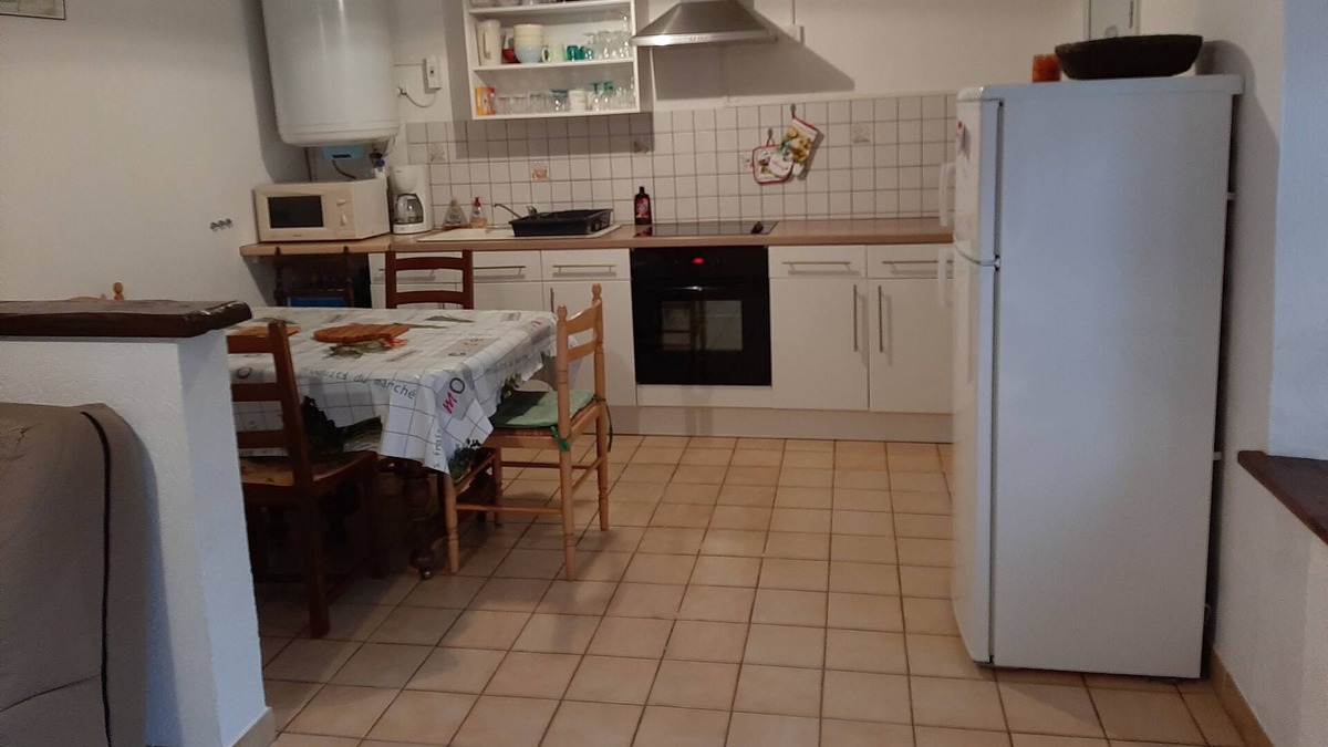 Besse-en-Chandesse Apartment | Spacious apartment 2/4 people Besse