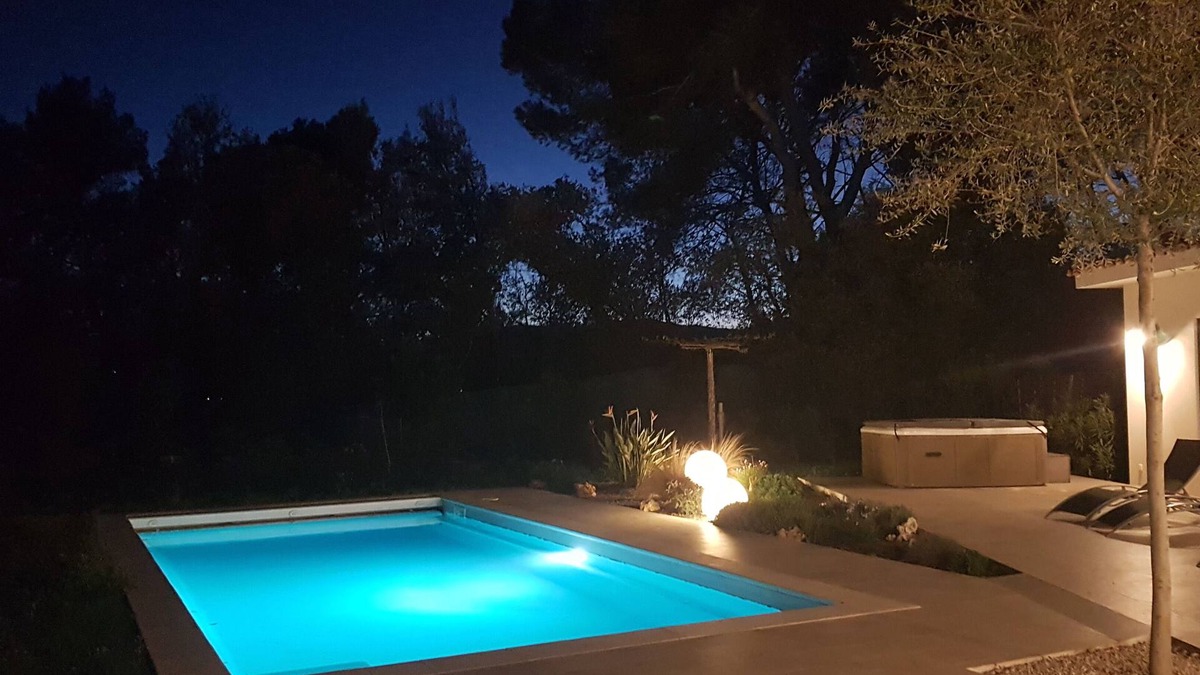 Cuers Villa | Spacieuse Villa Contemporaine Avec Piscine Privée à 30mn des Plages - au Calme