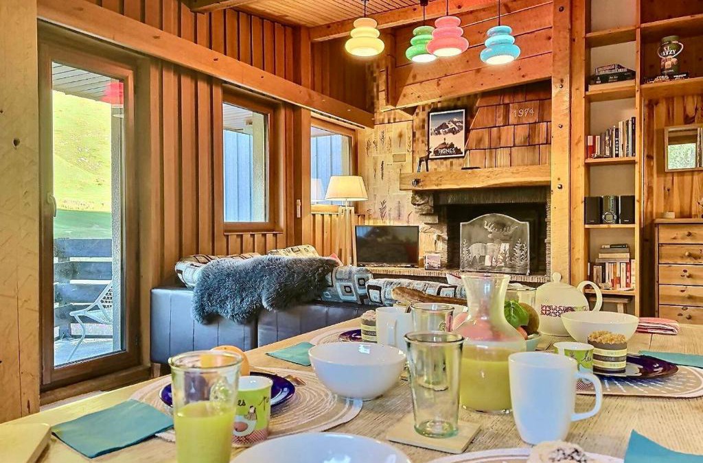 Val Claret Apartment | Spacieux 2 pièces cabine avec balcon, WiFi et cheminée à Tignes - FR-1-411-678