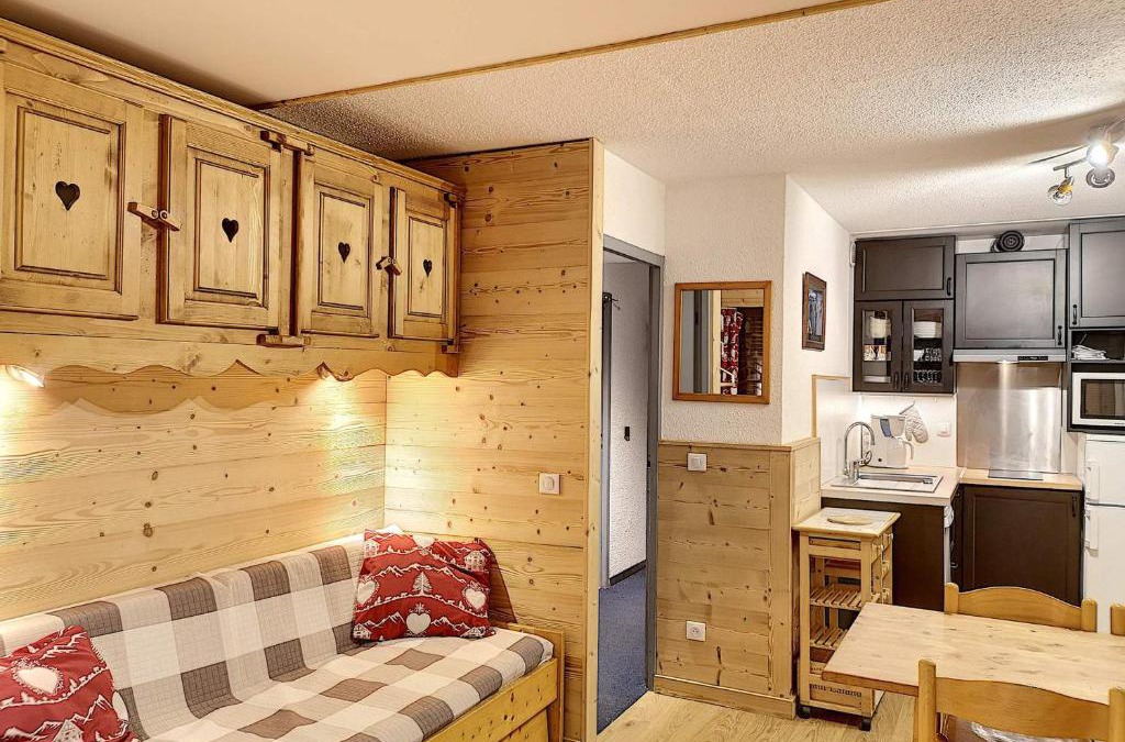 Les Menuires Apartment | Spacieux 2 pièces rénové, skis aux pieds, 4 pers, Les Menuires, 30m², Wi-Fi, parking - FR-1-178-126
