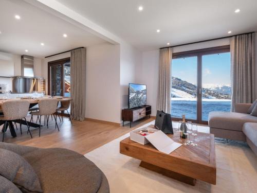 Courchevel Apartment | Spacieux appartement avec spa, 3 chambres, accès facile aux pistes à Courchevel Moriond - FR-1-563-143