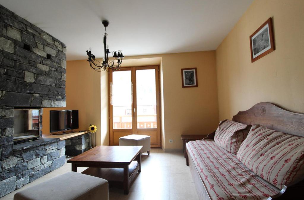 Val Cenis Apartment | Spacieux duplex 10 pers à Lanslebourg avec cheminée, WIFI, 4 chambres - FR-1-508-43