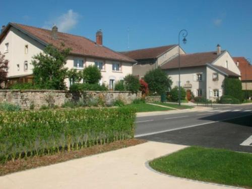 Repaix House | Spacieux gîte familial avec jardin et salle de jeux, proche de Center Parcs et des Vosges - FR-1-584-45