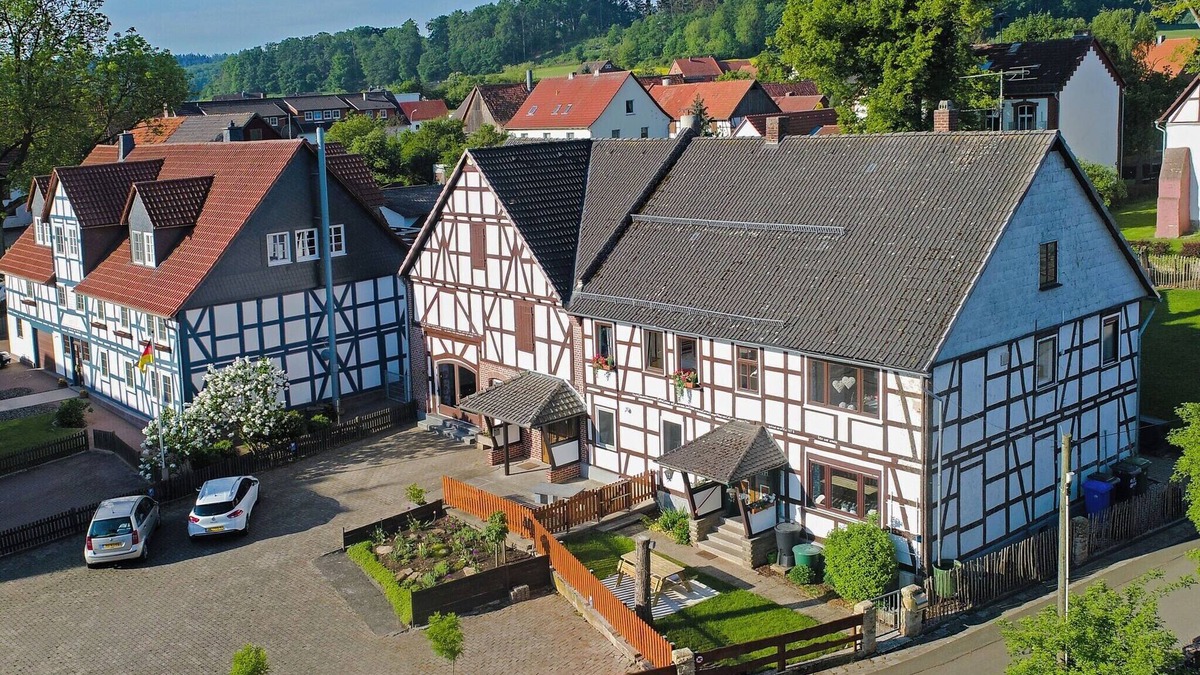 Ober-Waroldern Apartment | Spacious Apartment in Ober-Waroldern with Sauna